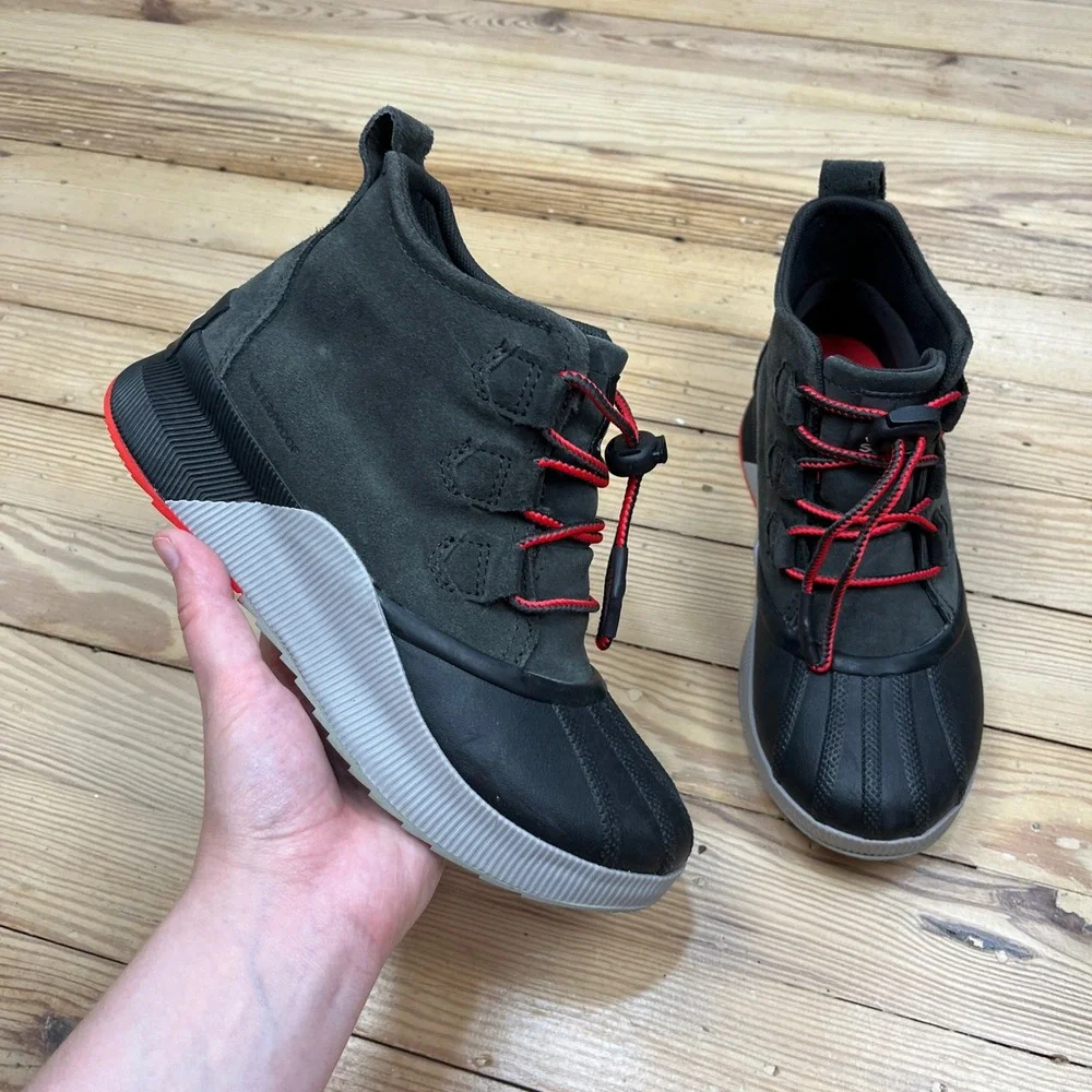 Sorel Out N About III Classic Waterproof Duck Boots Quarry Black Red NY4564-091